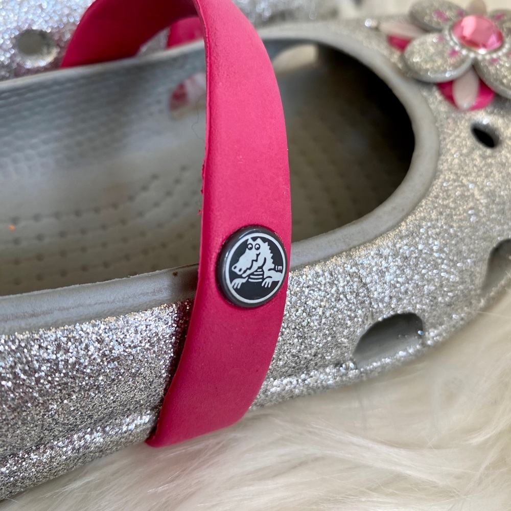 CROCS SZ 10 girls shoes. EUC!